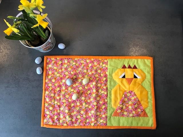 Påske hønemor på Dækkeserviet mønster