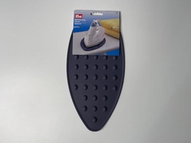 Silikone underlag til alm jern fra PrymSilikone underlag til dampstrygejern – praktisk og varmeresistent løsning fra Prym