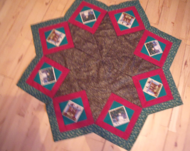 Alexadrine juletræstæppe - håndsyet