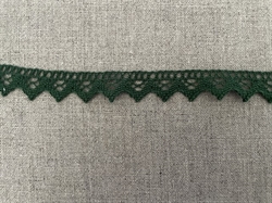 Grøn blonde bånd med takker. 25 mm bred. Pris pr meter