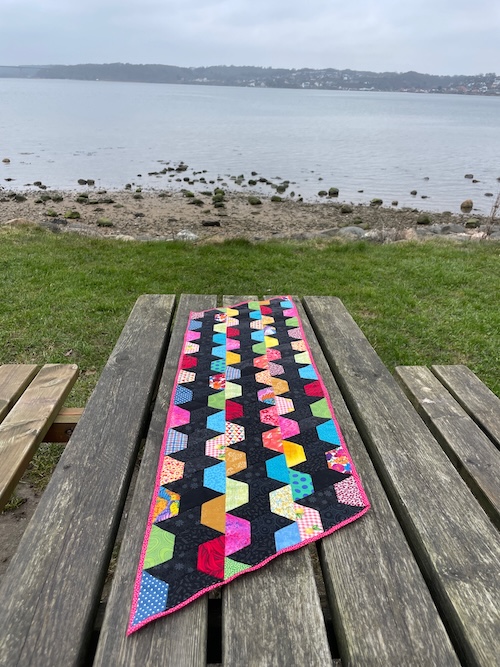  ZigZag løber med halve sekskanter - håndsyet