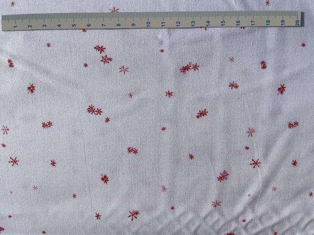 Røde og hvide jule patchworkstof - stjerner