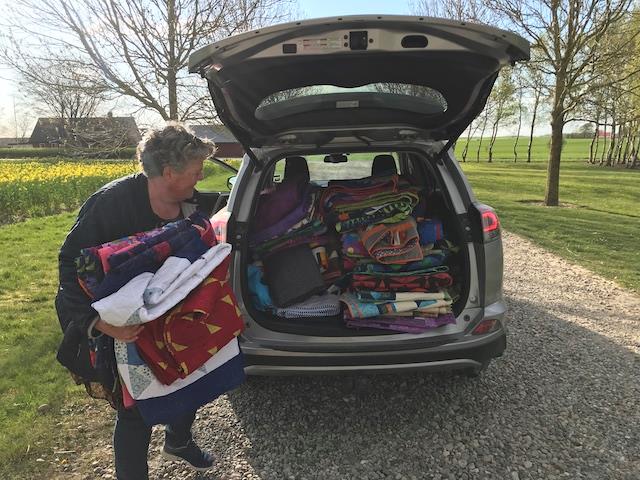 Hold afstand patchwork udstilling - sådan blev den til....