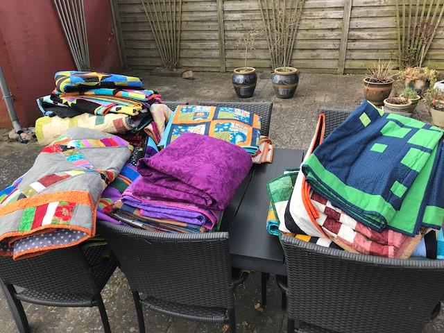 Hold afstand patchwork udstilling - sådan blev den til....