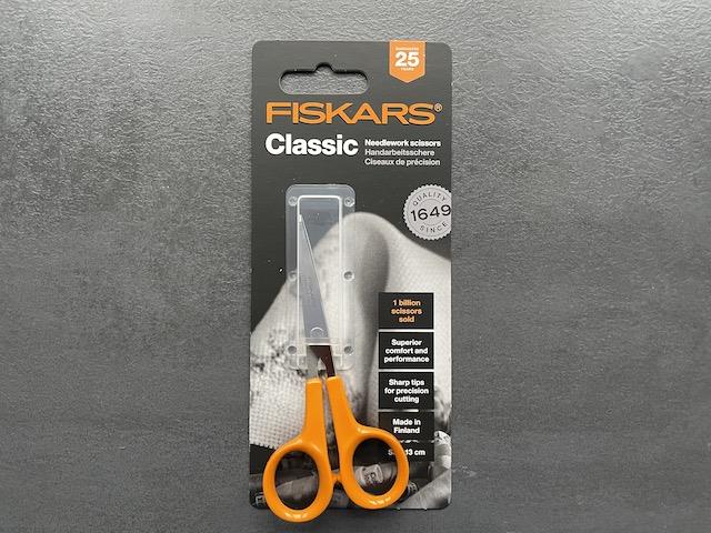 Fiskars Classic lille orange saks 13 cm – præcision og komfort til patchwork og syning