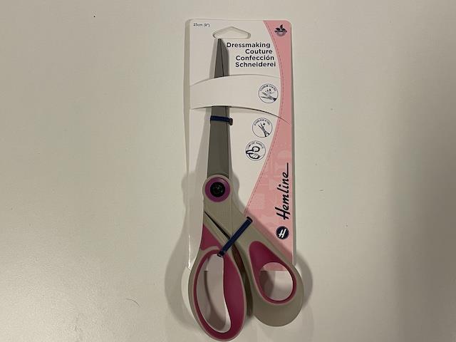 Stof saks 23 cm fra Hemline – Perfekt til patchwork og tøjsyning