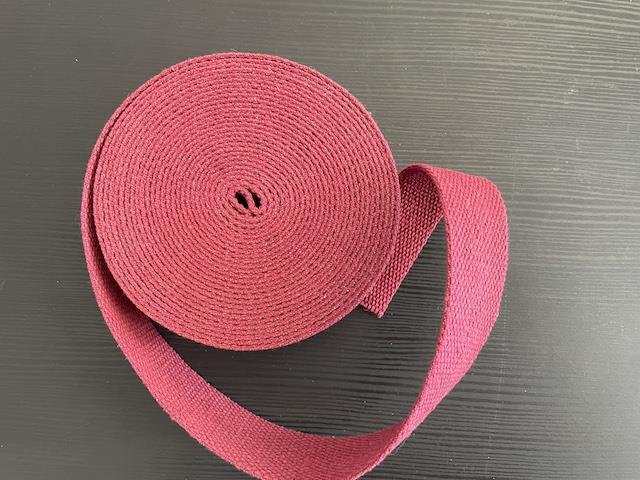 Gjordbånd mørkerød 3 cm bred ( 100% bomuld ) Pris pr meter