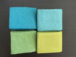 Uens prikker på patchworkstof - Grøn-turkis 4 stk/FQ 