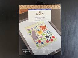 DMC Broderikit – Cat in the Fields af Marie-Dominique Procureur