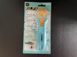 Rulleskærer fra Olfa med 45 mm blad.