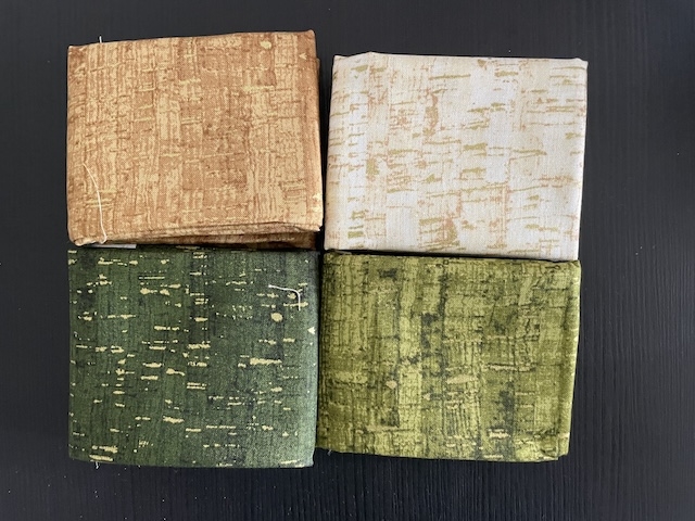 Lys-grønne patchworkstof med guld streger - 4 stk/FQ 