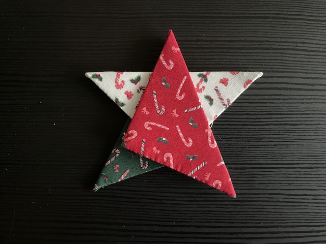 Sy nemme stjerner af trekanter i hånden - gratis DIY