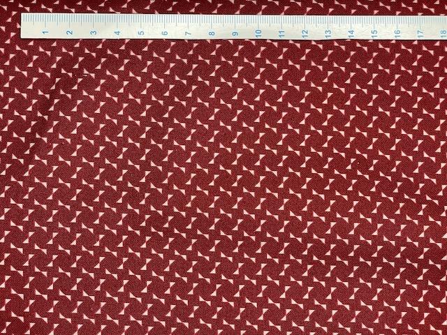 Blå og røde patchworkstof - Røde trekanter