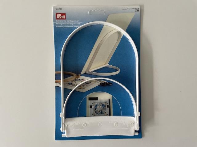 Smart holder til broderiplade fra Prym – praktisk og kompakt