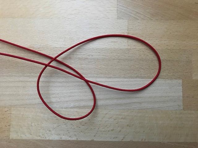 Anoraksnor elastik 2 mm til mundbind - ca 4 m Rød