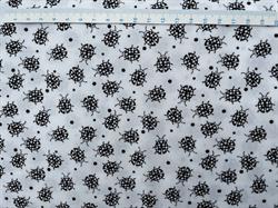 Sort og hvid patchworkstof - Mariehøns
