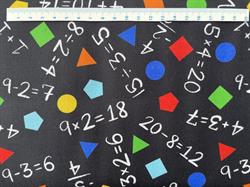 Skoleting på patchworkstof - Matematik på mørk bund