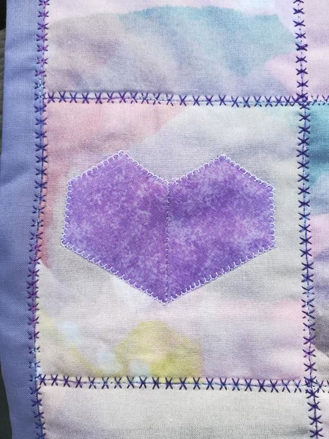 Made by Lils Hit tæppe - applikeret hjerter