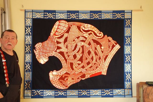 Hej Hanne  Du sendte en seddel med de varer som jeg har købte, og på den stod at man kunne send dig et billede af et værk. De stoffer som jeg lige har købte skal bruges til mit næste projekt, som hedder 