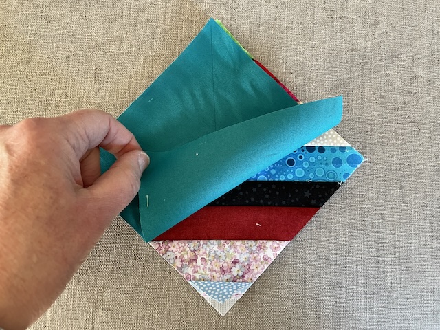 Stribet trekanter i Rønne Restetæppe