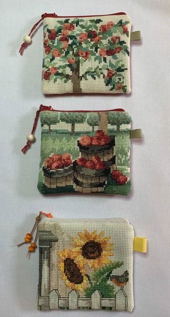 Små punge af gamle broderier / klokkestrenge og lynlåse