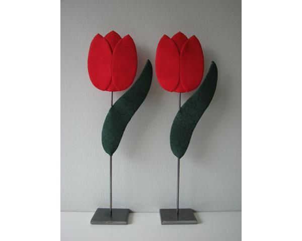 Tulipaner mønster håndsyning. tulipaner mønster – sy smukke og farverige blomster til dekoration