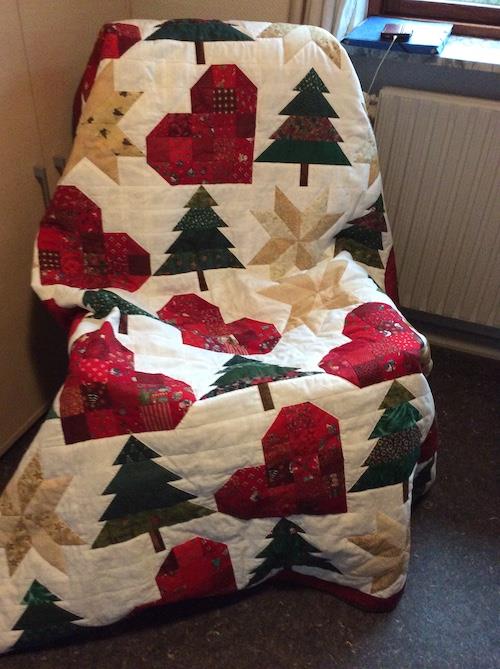 JuleSYsler “Lad os sy julen ind sammen - hver for sig!”