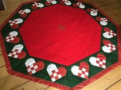 Elisabeth Juletræstæppe med 16 hjerter mønster