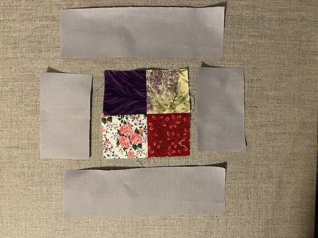 Glostrup - grå firkanter reste tæppe