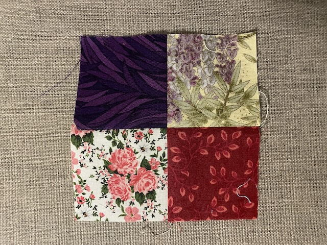 Glostrup - grå firkanter reste tæppe