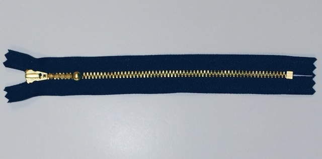 Ikke delbar metal 4 mm lynlås 20 cm fra YKK - M. blåIkke delbar metal 4 mm lynlås 18 cm fra YKK - M. blå