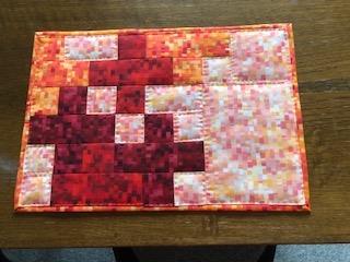 Hej Hanne! Tak for en sjov og spændende leg. Det gav da igen lidt øvelse med at sy over pap. Tak for den gode vejledning med bagstykket. Og så er det dejligt med alle fe gode råd det kommet på Facebook Ønsker dig en dejlig søndag aften  Kærlig hilsen  Inga Jensen Væxjøvej 7  Aabenraa  Ps. Er så spændt på hvad du finder på til den næste udfordring😃👏 Sendt fra min iPhone