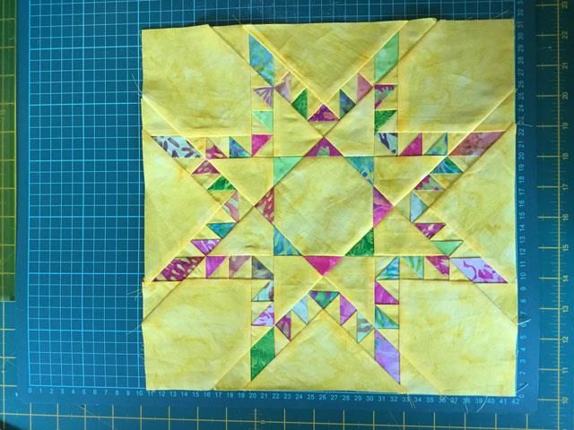 Mini quilt udfordring Lod 19 - Lindas mini quiltMini quilt udfordring Lod 19 - Lindas mini quilt