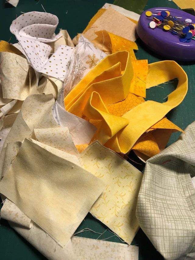 stof strimler inden syning af påske æg