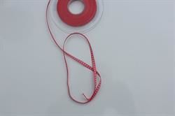 Rød og hvid ternet pyntebånd 5 mm bred. Pris pr meter