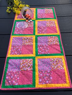 En løber lavet efter det gratis mønster fra Lene